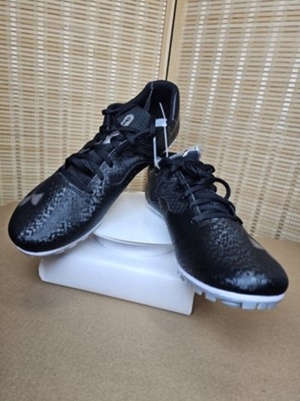 Under Armour Kick Sprint Track Spikes 3025461-002 Black Men's US 12 New